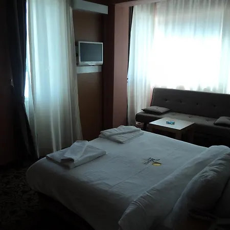 Otel Monte 2*