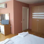 Отель Monte 2*
