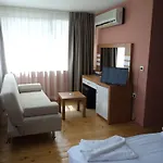 Отель Monte 2*